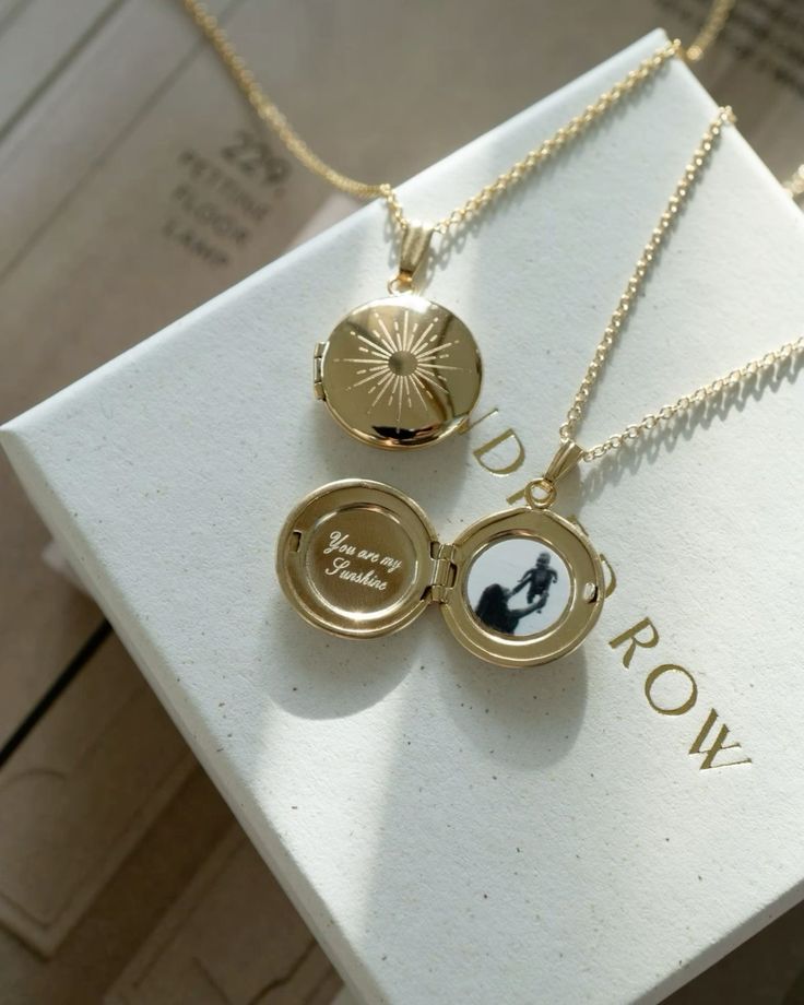LOCKET